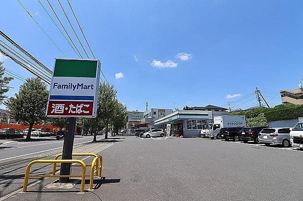 ファミリーマート橋戸三丁目店(約850m)