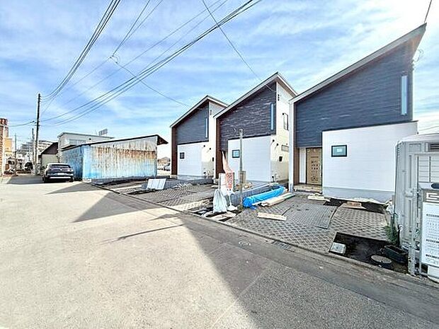 【前面道路含む現地写真】長くお住まいいただくお家、住み始めの快適さや豊かさはもちろん、未来まで考えた家づくりをめざしています。