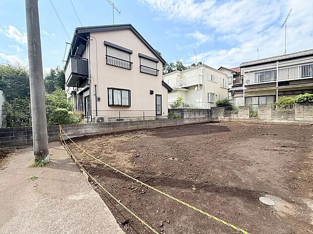 ◇◆外観◆◇ハウスメーカー施工の新築分譲住宅 JR横浜線「相原」駅まで徒歩10分という利便性を備えながらも、周辺は閑静な住宅地。駅チカの暮らしやすさと、心落ち着く穏やかな住環境が調和するロケーション。