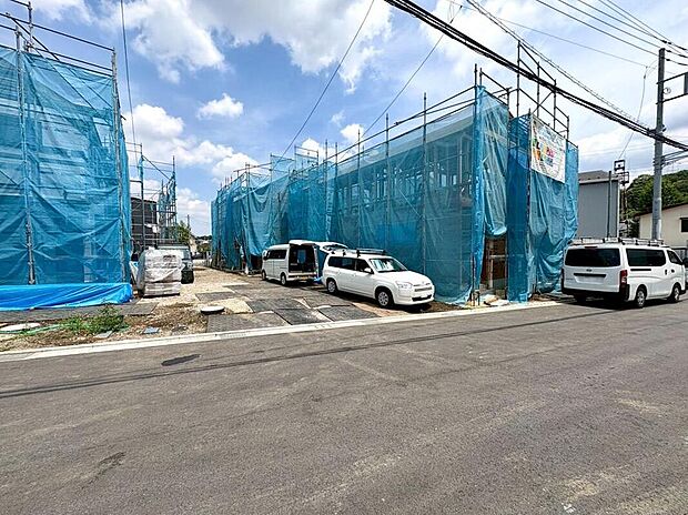 【◇◆分譲の街並み◆◇】コメリまで徒歩10分、sanwaやベルクなどのスーパーも身近に揃う便利なロケーション。日々の買い出しがスムーズで、忙しい共働き世帯にも最適です。