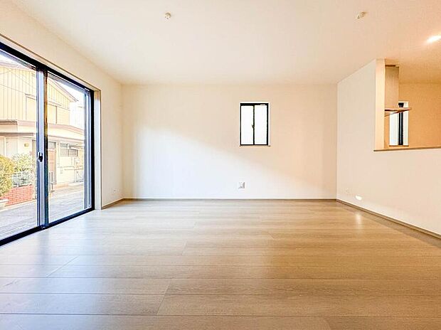 【キッチン】【LDK16帖】料理をしながら、後片付けをしながら二人で会話を楽しみたい空間。