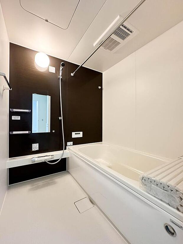 【浴室】一日の疲れを癒してくれるお風呂空間。使いやすさと上質な質感を両立して、単なる習慣から特別な時間に変わるはず。