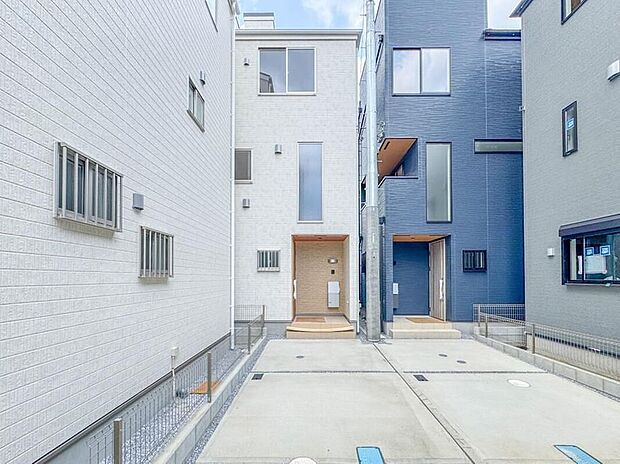 【4号棟【外観】】陽当りや通風性など各所に施された工夫で住みやすさを実現。部屋の大きさや周辺環境・街並など、資料には掲載していない情報が現地にはたくさんございます。是非ご確認下さい。