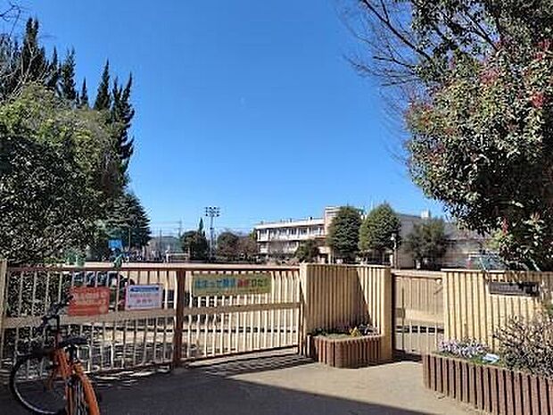 さいたま市立北浦和小学校(約300m)