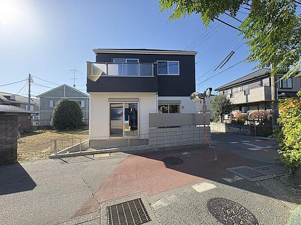 【現地写真】開放的な『3方角地』・南西4ｍ公道と東南隣地の空間！・2階建て・日当たり通風良好な敷地28坪・内見受付中！