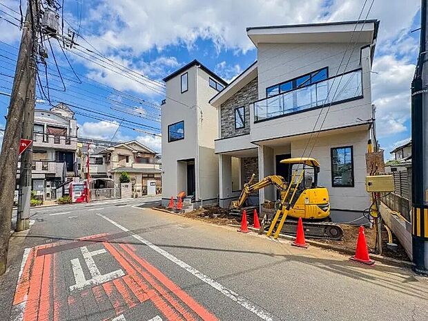 【前面道路】車の通行が少ないので、静かな住環境を維持することができます。