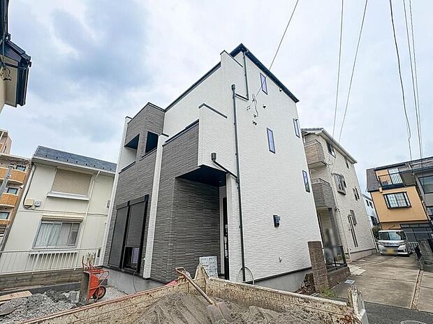 【外観】こちらの物件が少しでも気になるようでしたら、お気軽にお問合せください。人生でいちばん大きなお買い物ですので、ゆっくりご見学ください。ネット上の画像と実際の見学では、リアル感がまるで違います。