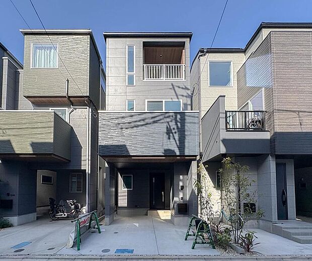 【【外観】】こちらの物件が少しでも気になるようでしたら、お気軽にお問合せください。人生でいちばん大きなお買い物ですので、ゆっくりご見学ください。ネット上の画像と実際の見学では、リアル感がまるで違います。