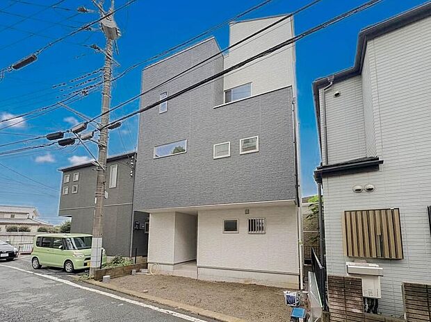 機能、品質、安全性など、建築・環境に求められる基本的な要件はもちろん、暮らしへの提案をも含んだ全体的な質の高さを感じて頂ける筈です。是非一度、現地をご覧になってみてください。