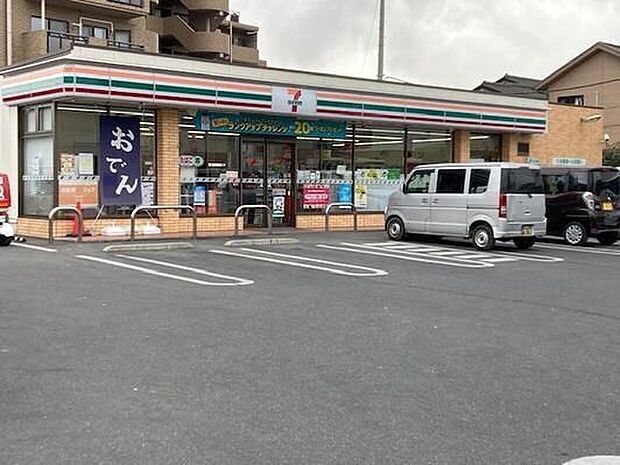 セブンイレブンさいたま櫛引町1丁目南店(約291m)
