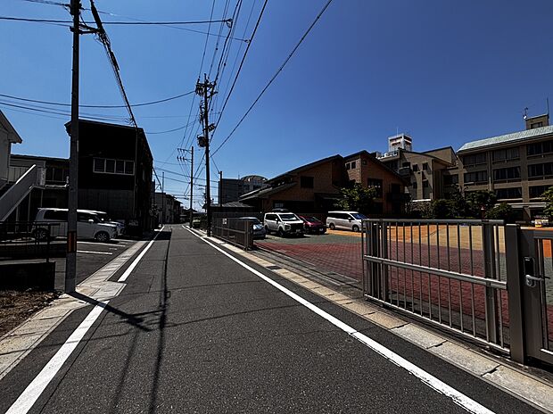 前面道路
2025年10月撮影