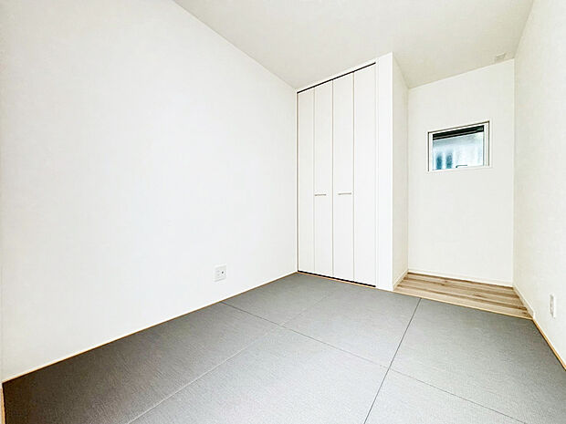 和室
■家の雰囲気を損なわせないモダンなタタミを採用
■来客に対応できる無駄のない広さ