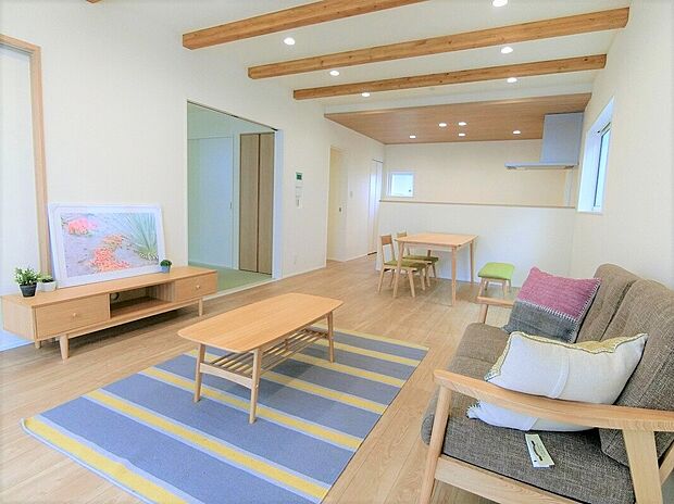 リビング　同仕様写真　A号棟