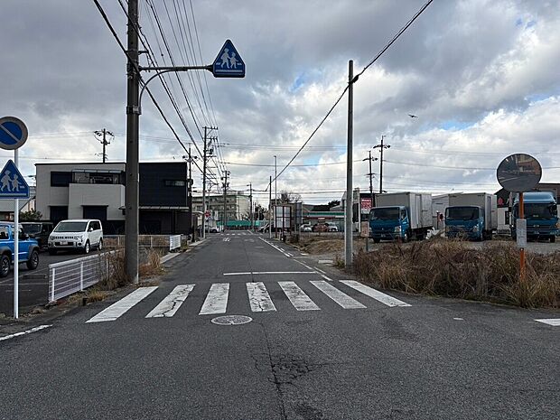 前面道路(2025年2月撮影)