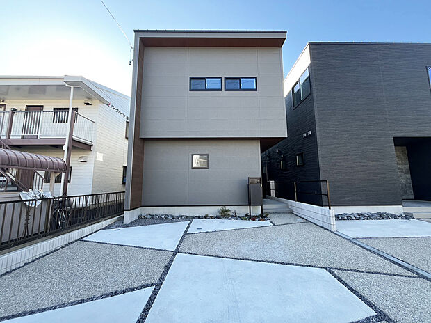 B号棟現地写真
■完成済・内覧可■
お気軽にお問合せ下さいませ。