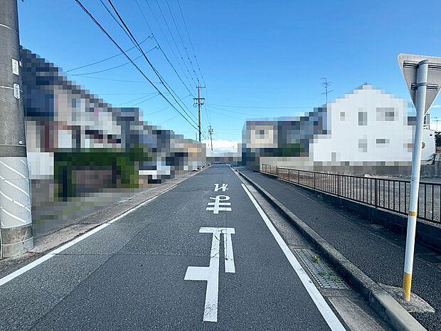北西側前面道路
2025年9月撮影