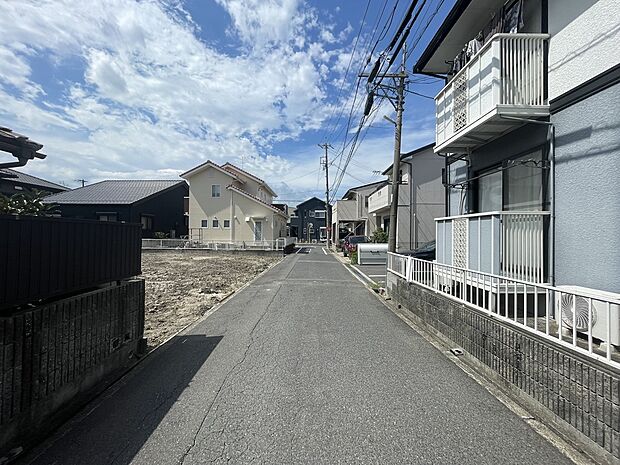 前面道路(2025年9月18日撮影)