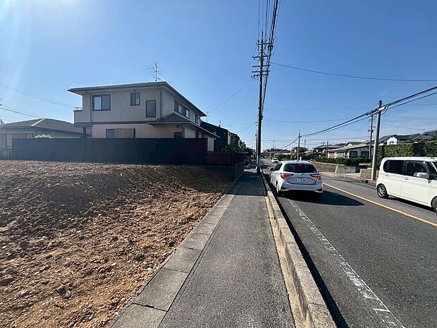 前面道路
2025年11月撮影