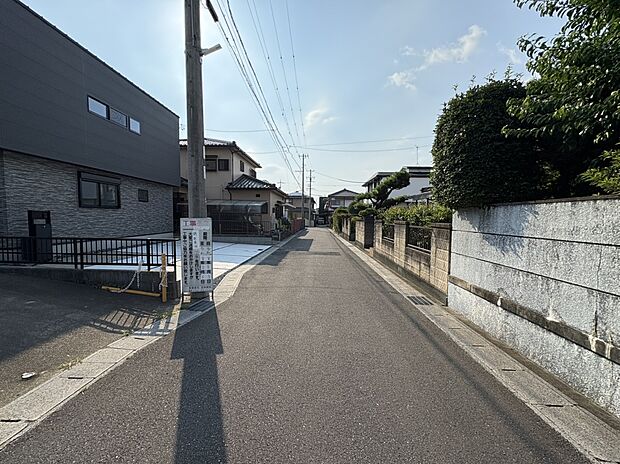 前面道路(2026年8月撮影)