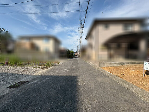 北西側前面道路