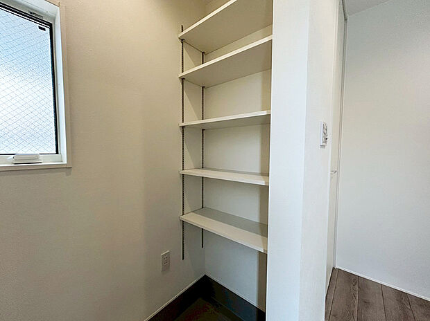 【土間収納 A号棟】■雨具やベビーカーなどの収納に便利な土間収納