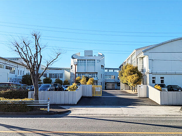 みよし市立緑丘小学校（約800m）