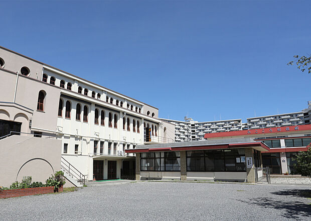 聖心幼稚園(約1,200m)