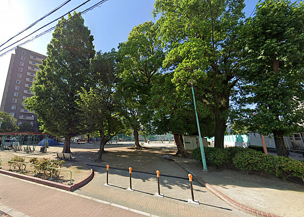 名古屋公園(約330m)