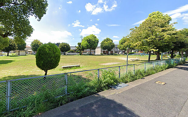 西島公園(約250m)