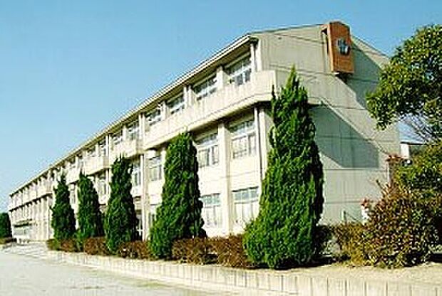 南中学校(約1,970m)