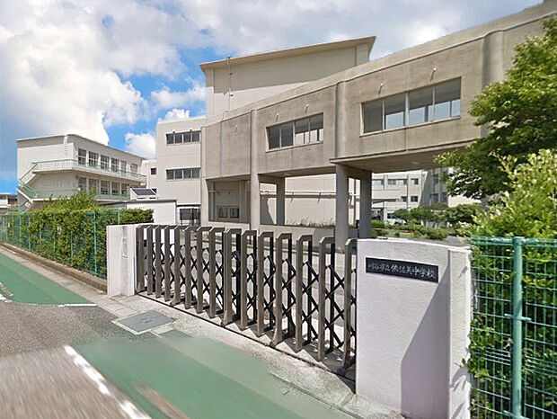 刈谷市立依佐美中学校（約2,300m）