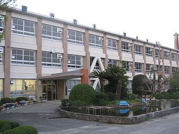 中部中学校(約1,880m)