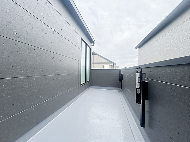 【バルコニー A号棟】通風・採光に優れた南面バルコニー!