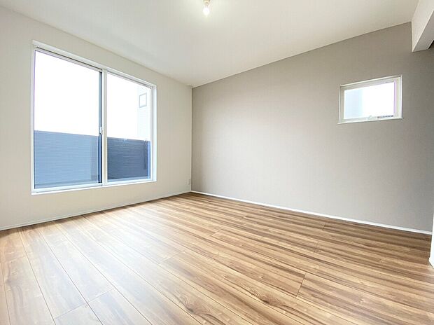 【主寝室 施工例】■ゆったりとした広さを確保した癒しの主寝室。広々ウォークインクローゼット設置で、収納力も十分。快適な新生活が送れます。