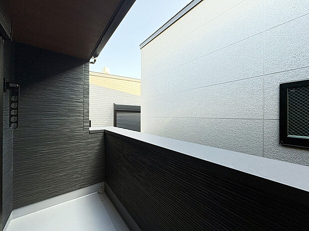 【バルコニー　B号棟】通風・採光に優れた南面バルコニー！