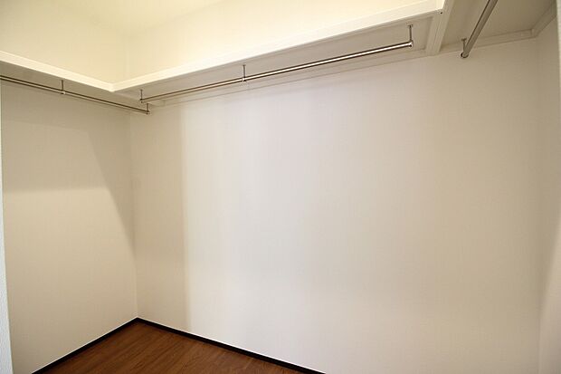 【WIC　同一仕様】■衣類の収納だけでなく、布団等の様々なものが収納可能