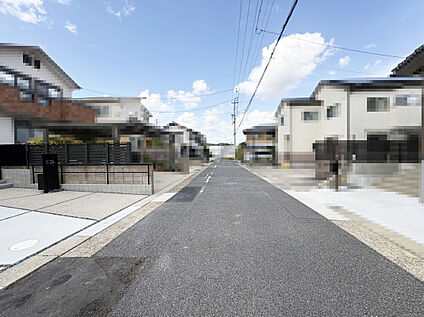 南東側前面道路