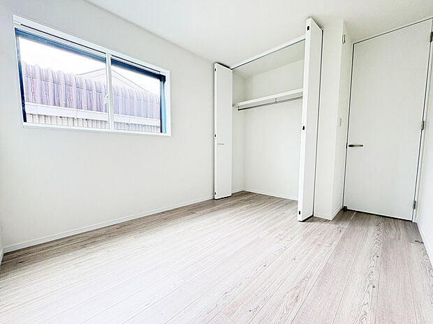 【洋室　B号棟】全室収納付きで住まいをスッキリと保てます！

