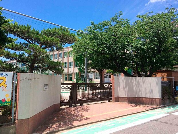 名古屋市立稲西小学校(約90m)