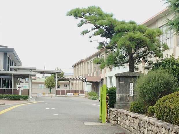 豊明市立中央小学校(約1,100m)