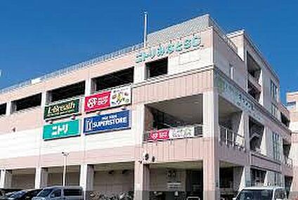 ロピア名古屋みなと店 1150m(徒歩15分)