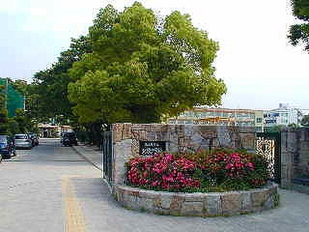 名古屋市立北陵中学校（約1,250m）