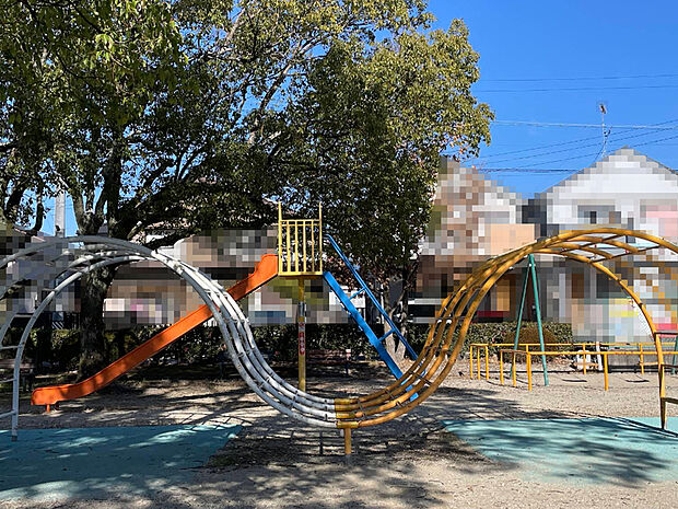 新田公園（約270m）