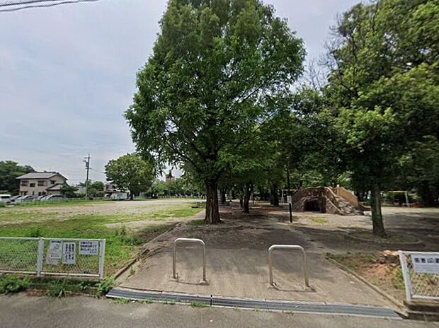 慈恵公園(約220m)