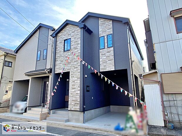 ≪現地ご案内はお気軽にお問い合わせください♪≫
洗練されたデザインのお洒落なお住まいです。ゆとりの広さを誇る魅力あふれる邸宅の完成です。
