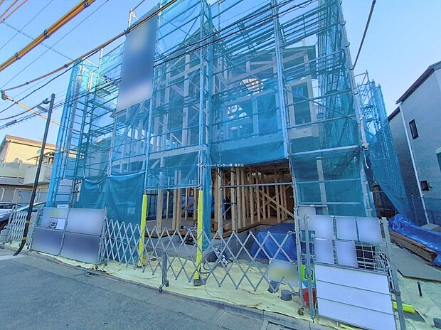 ≪現地外観写真≫
一戸建ての大きなメリットは、「自分の土地」を自由に使えること。好きなペットが飼えるほか、ガーデニングやＤＩＹ、車やバイクの手入れなど様々な趣味を楽しめます♪