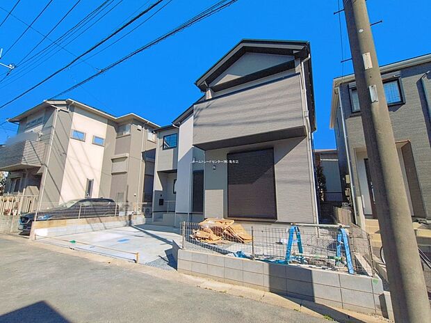 ≪見学予約可能！≫静かな生活道路に面した、安心の住まい。車の往来が少なく、小さなお子さまがいるご家族にも優しい、穏やかな環境が整っています。