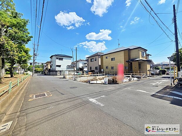 ≪見学予約ができます!≫
周辺は静かで落ち着いた雰囲気の住宅街です。交通量も少なく、穏やかで快適にお過ごし頂けそうです。