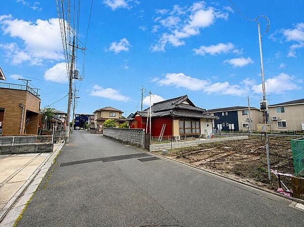 ≪見学予約可能！≫
前面道路幅が6mあるので陽当たり良好！お車の駐車も安心です♪