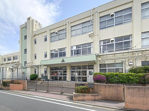 江戸川区立春江中学校（約1,000m）
